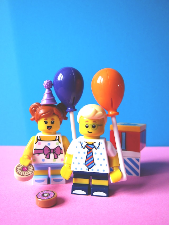 Lego faisant la fête